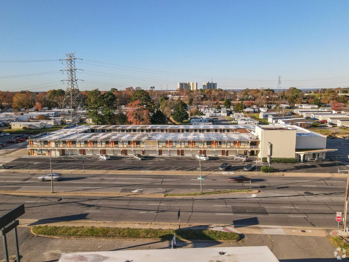 James River Inn & Suites Newport News Exterior foto